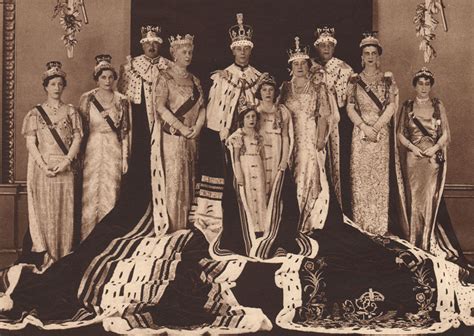 Coronation 1937 Crowd Cheering King George 6 Balcony Buckingham Palace