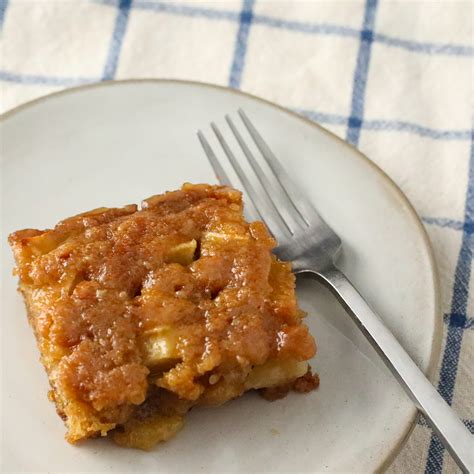 Old Fashioned Apple Cake With Caramel Sauce