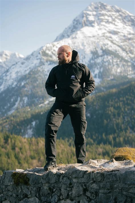 Avantura Clothing