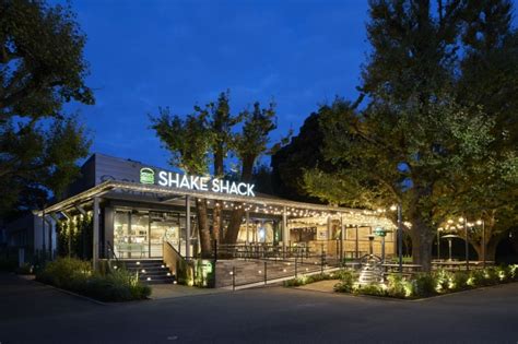 ニューヨーク発のハンバーガーレストラン Shake Shackが4月上旬、京都に初出店！ アイビーカンパニー株式会社のプレスリリース