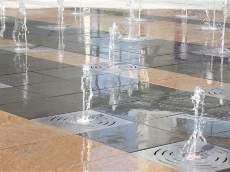 Фонтанная сливная решетка 300х300