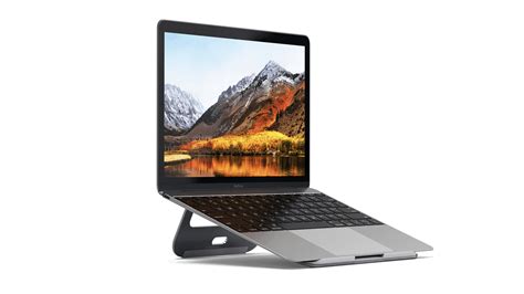 Best Accessories for MacBook Air 15" (2023) - Hongkiat