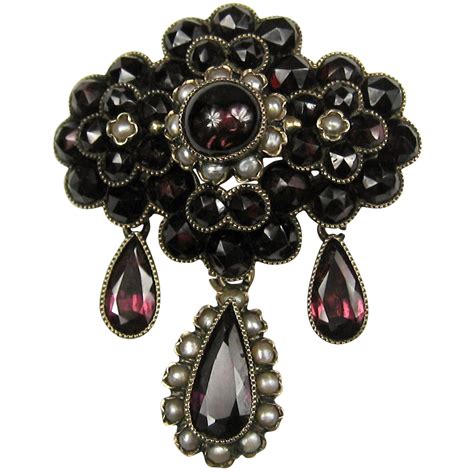 Victorian Garnet Gold Bug Pin At 1stdibs Garnet Pin Pin For Sale