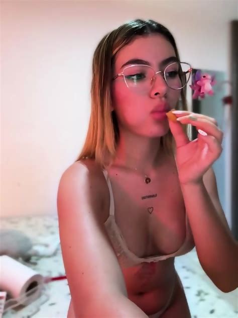 Y Ur H N Y Sexy Latina