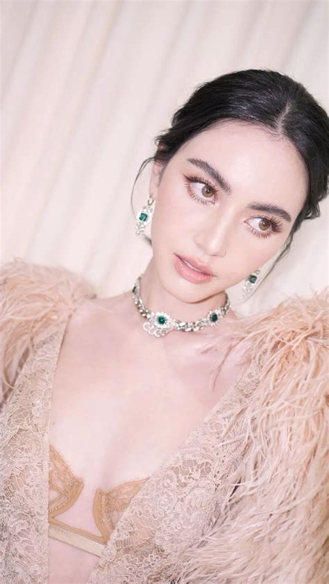 Davika Hoorne | Fashion, Davika hoorne, Different makeup looks