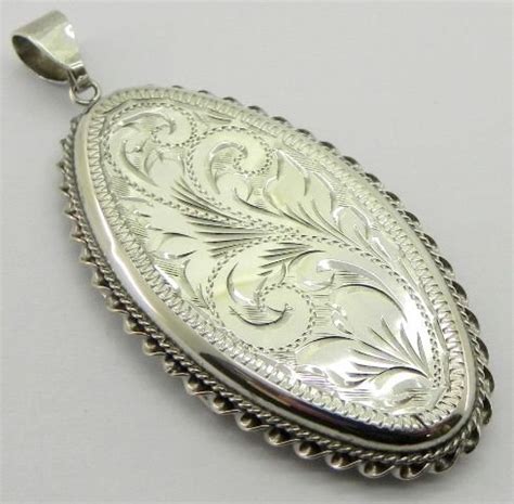 Large size silver medallion pendant - Catawiki