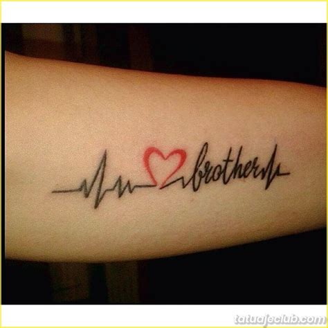 Significado del electrocardiograma del tatuaje y el corazón en el