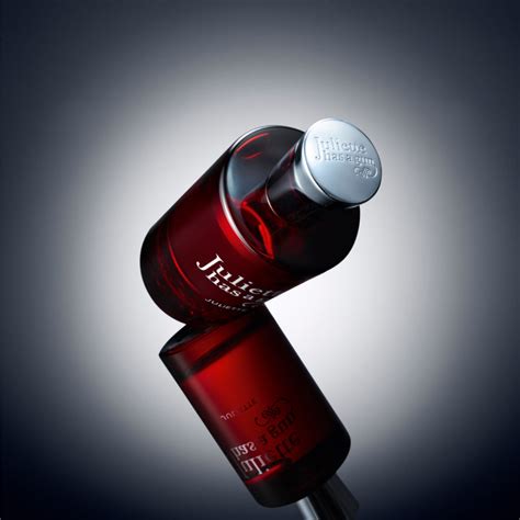Juliette | Eau de Parfum | Juliette has a gun