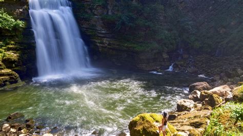 Der Wasserfall Des Saut Du Doubs Montagnes Du Jura