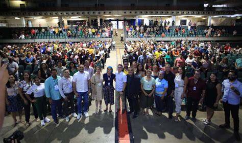 Prefeito David Almeida reafirma compromisso de transformar a educação