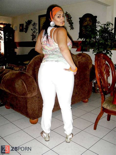 Bella Morena Nalgona ZB Porn