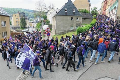 Aktive Fanszene Des Fc Erzgebirge Aue Plant Marsch Zum