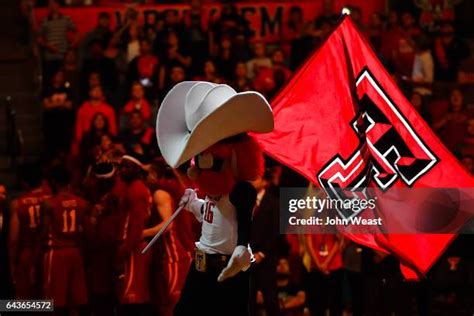 Raider Mascot Photos and Premium High Res Pictures - Getty Images