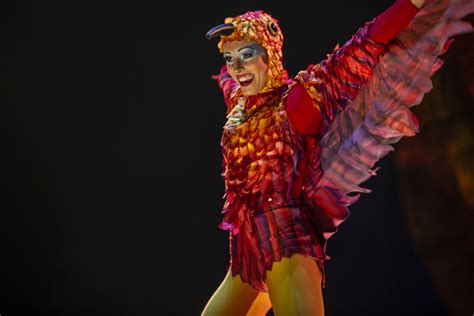 Circo Del Sol En Sevilla Curiosidades Sobre El Vestuario De Luzia