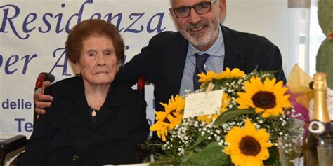 Nonna Rosaria Compie 109 Anni Grande Festa A Ragusa Per Una Delle