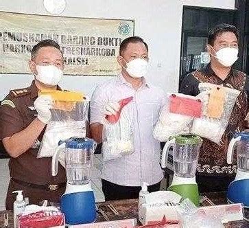 DARI 64 Tersangka Belasan Kilo Sabu Dan Ribuan Butir Ekstasi Suar