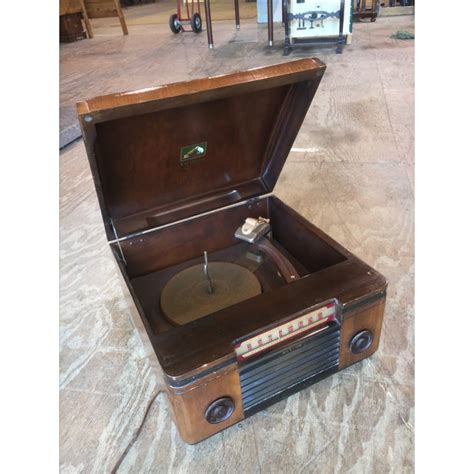 1940s Rca Victor Victrola Radio Record Player Chairish