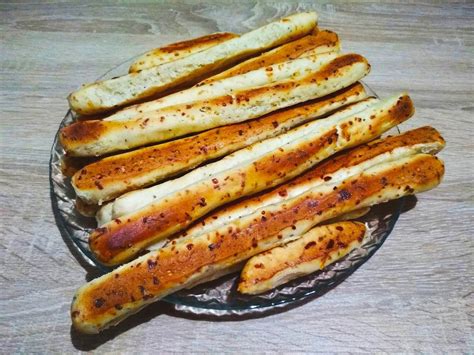 Хлебные палочки с сыром и базиликом рецепт с фото пошагово - 1000.menu