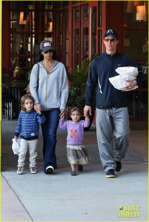 Matthew McConaughey: Family Dinner!: Photo 2676895 | Camila Alves, Celebrity Babies, Levi ...