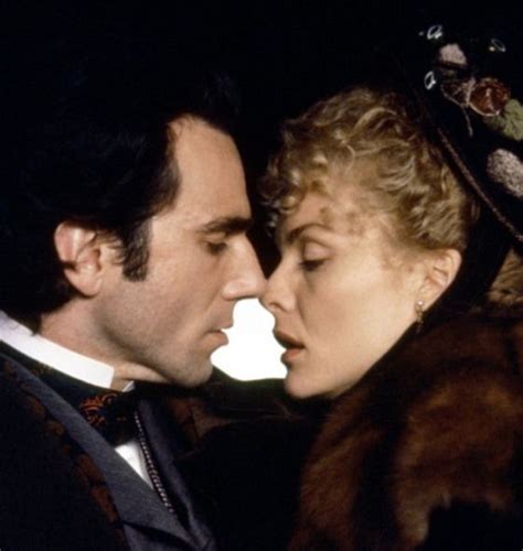 Michelle Pfeiffer And Daniel Day Lewis In The Age Of The Innocence