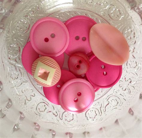vintage set   pink buttons sewing craft supplies