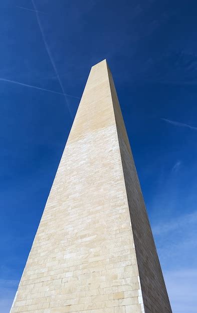 Premium Photo Low Angle View Of The Washington Monument Under Clear