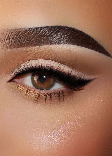 Best Eye Makeup Looks For Classic Winged Liner Nude Eye Makeup Look Nude Eye Makeup