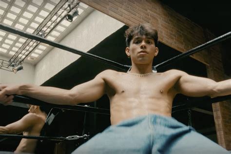 Perreando En El Gym Con La Cruz Es La Hora Del Reggaet N Gay M Sica