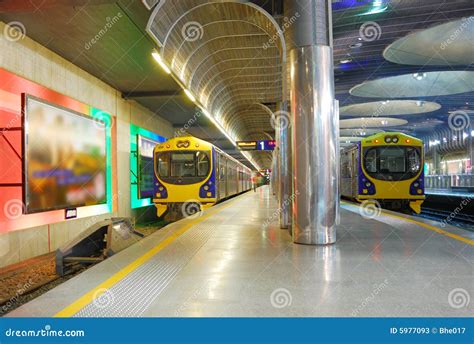 Subway Platform Stock Image Image Of Enter Corridor 5977093