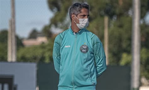 Técnico do Coritiba testa positivo para a Covid 19 Super Rádio Tupi