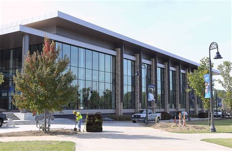 Kent State University Unveils 40 Million Integrated Sciences Building