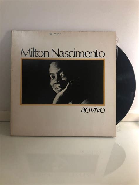 Disco de Vinil Milton Nascimento ao Vivo Item de Música Polygram