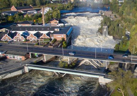 RingeriksAvisa med nyheter fra Hønefoss og Ringerike Bybrua i