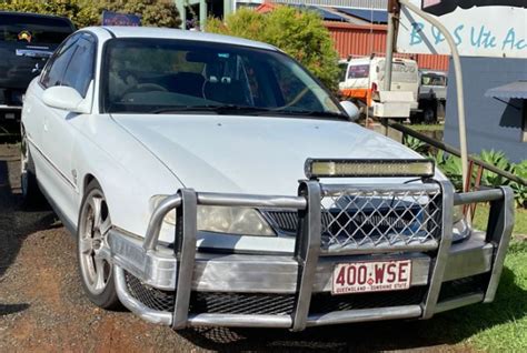 Standard Bullbars Holden VX Commodore