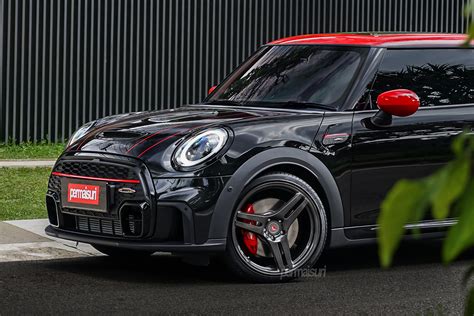 Permaisuri Vossen Vps With Mini Cooper F Jcw