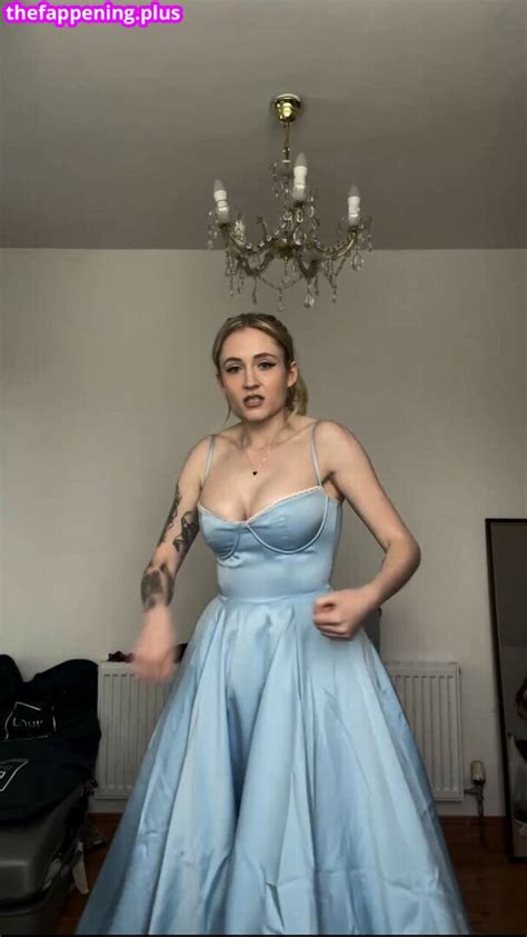 Janet Devlin Janetjealousy Janetdevlinofficial Nude Onlyfans Photo