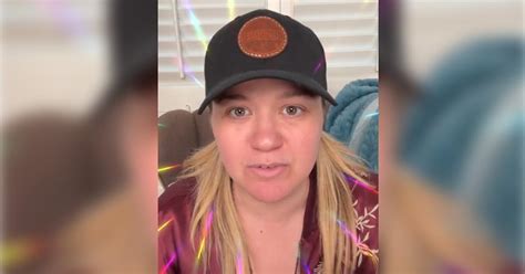 Kelly Clarkson Stuns In Pride-Themed, Makeup Free Video