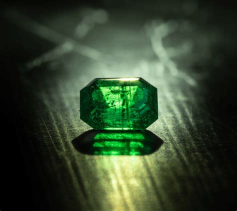 Mays Birthstone History And Meaning Behind The Emerald