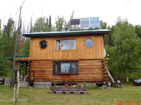 Homestead in Alaska : r/zillowgonewild