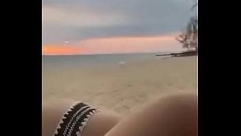 Thư V MC VTV Clip BJ trên bãi biển XVIDEOS