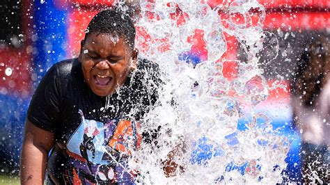 City workers protest over OKC salaries and budget cuts this year 4