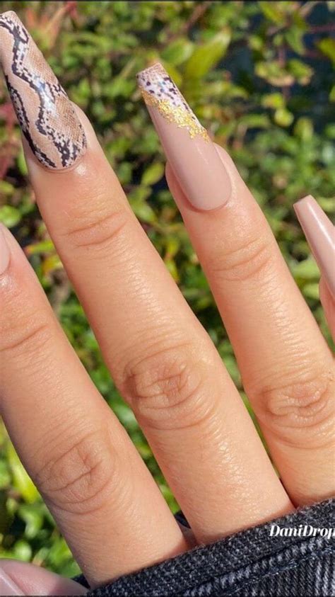 Unha Decorada Nude Essas Nail Arts Ficar O Incr Veis Confira Unhas Decoradas Unha