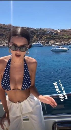 Lestate Di Emily Ratajkowski Si Fa Sempre Pi Bollente Milleunadonna