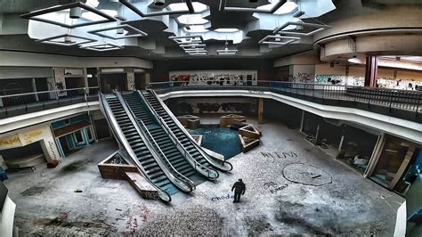 Exploring Abandoned Northridge Mall We Set Off The Alarms Youtube