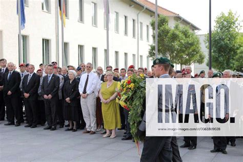 Kranzniederlegung Bei Der Gedenkveranstaltung Zum Todestag Von