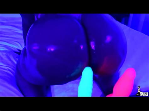 Thick Latina Milf Scarlett Cakez Twerking Her Oiled Up Ass Xnxx