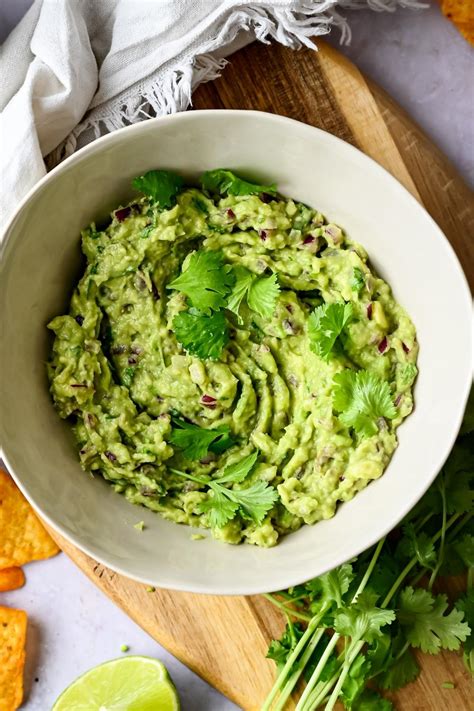 The Best Copycat Chipotle Guac Recipe Made In Minutes