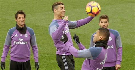 El Nuevo Look De Cristiano Ronaldo A Pocos Días De La Entrega Del Balón