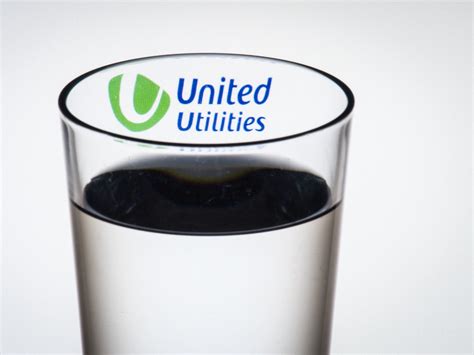 united utilities unveils  share sale  plans  bolster water