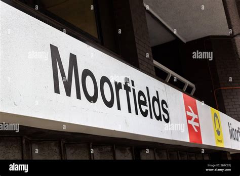 Moorfields metro rail station sign, Liverpool Stock Photo - Alamy